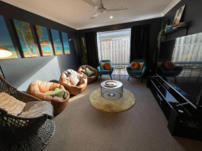 LUX Exotic Holiday House in Burpengary East, Burpengary